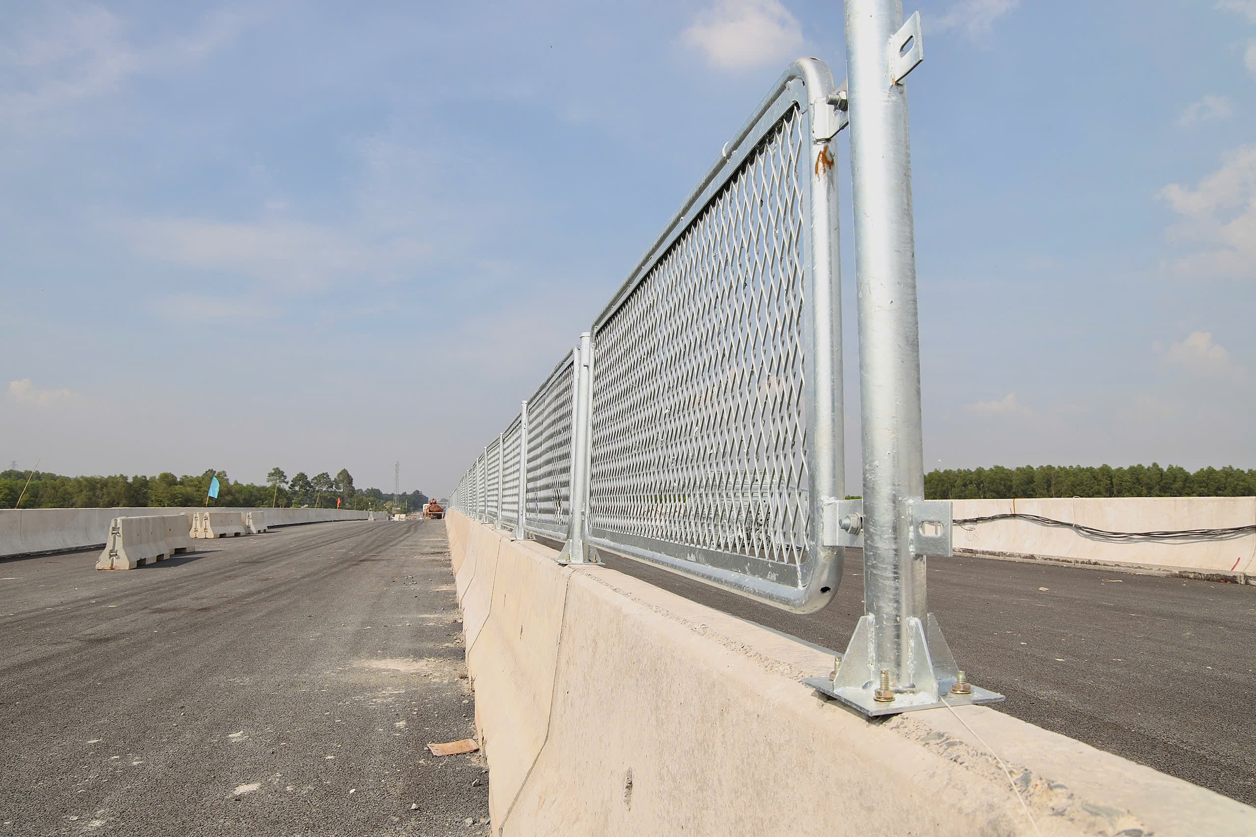 Vành đai 3 qua Đồng Nai tăng tốc trước giờ G 7 Vành đai 3 qua Đồng Nai tăng tốc trước giờ G - Ảnh 7.