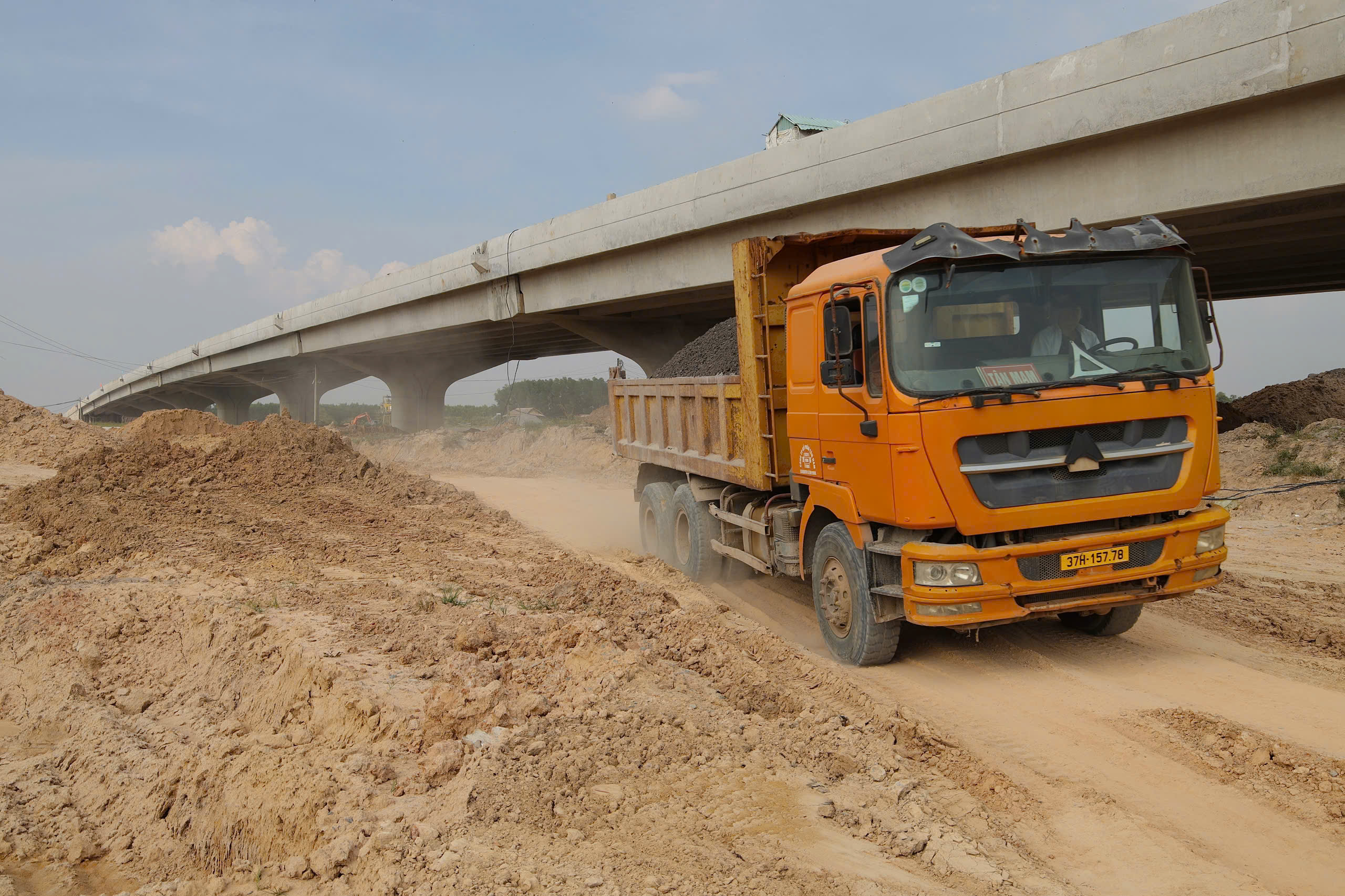 Vành đai 3 qua Đồng Nai tăng tốc trước giờ G 8 Vành đai 3 qua Đồng Nai tăng tốc trước giờ G - Ảnh 8.