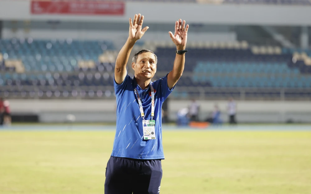 hlv-mai-duc-chung-noi-thang-ve-trong-tai-va-phan-ung-cua-nu-tro-ly-nguoi-lao (1).jpg