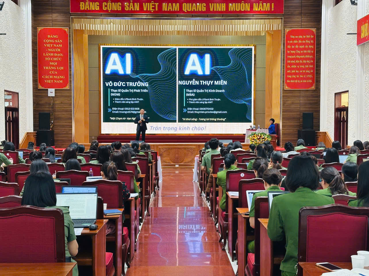 Đại tá công an viết sách 'Bình dân học vụ AI'- Ảnh 3. Đại tá công an viết sách 'Bình dân học vụ AI'- Ảnh 3.