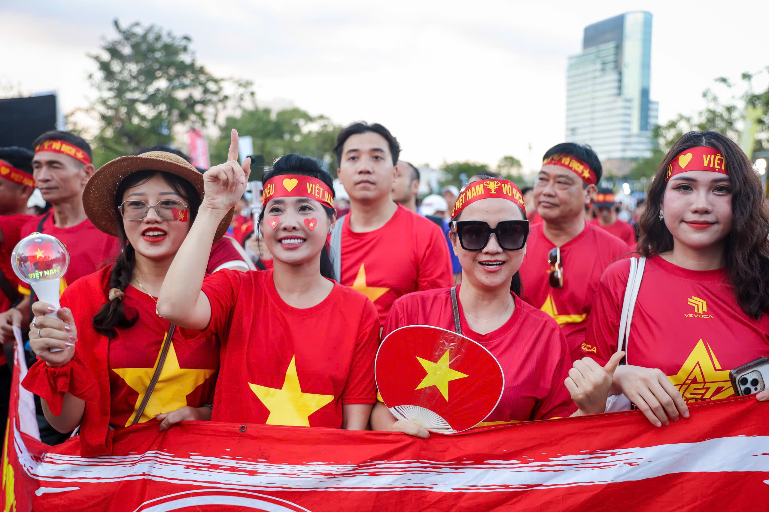 CĐV đặc biệt của U.23 Việt Nam: 'Mong trọng tài công tâm, đội tuyển nữ đã chịu thiệt rồi'- Ảnh 11.