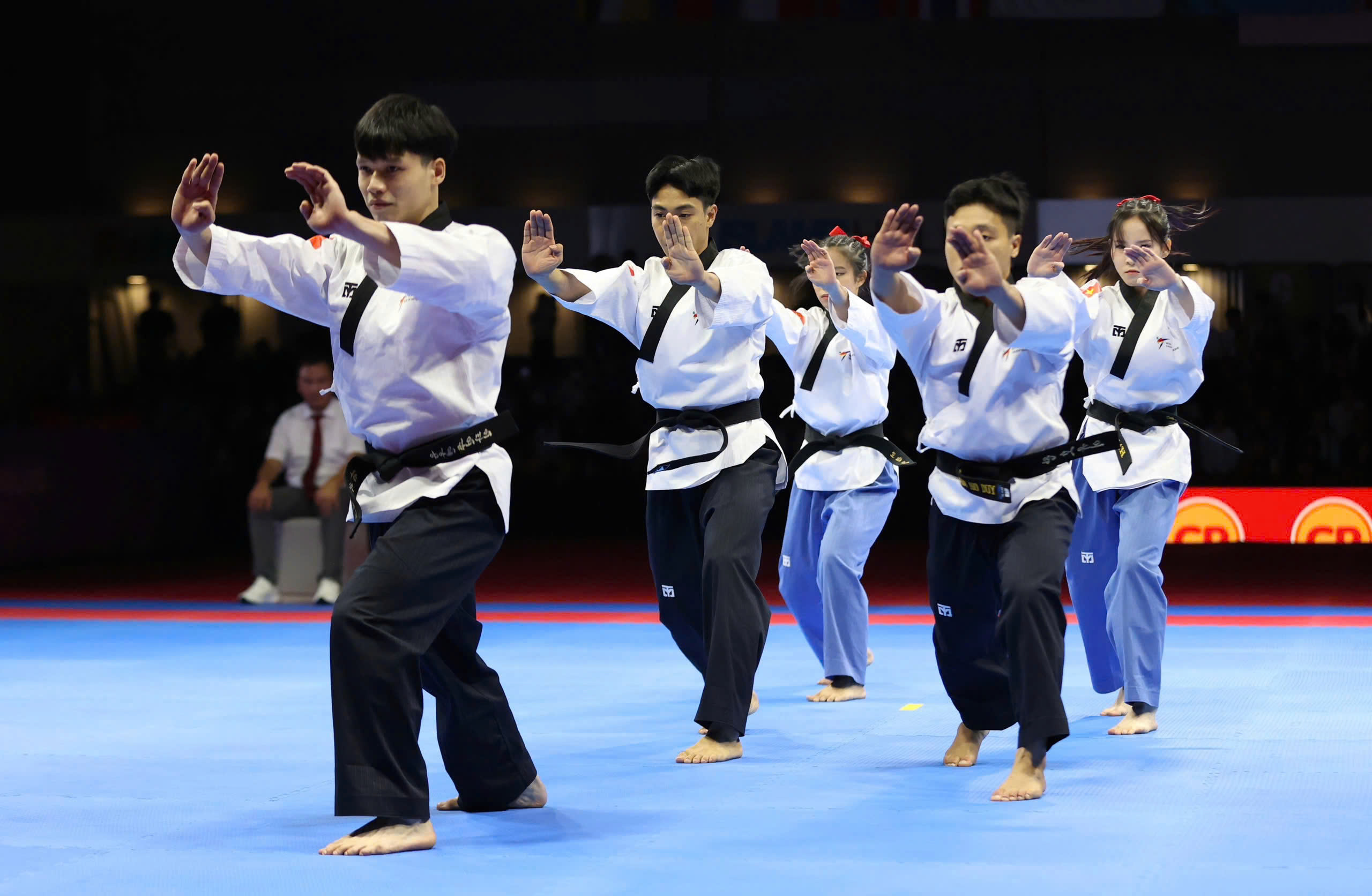 Bơi bất ngờ có tấm HCĐ tiếp sức nữ lịch sử 6 SEA Games 33 ngày 10-12: Bơi bất ngờ có tấm HCĐ tiếp sức nữ lịch sử - Ảnh 6.