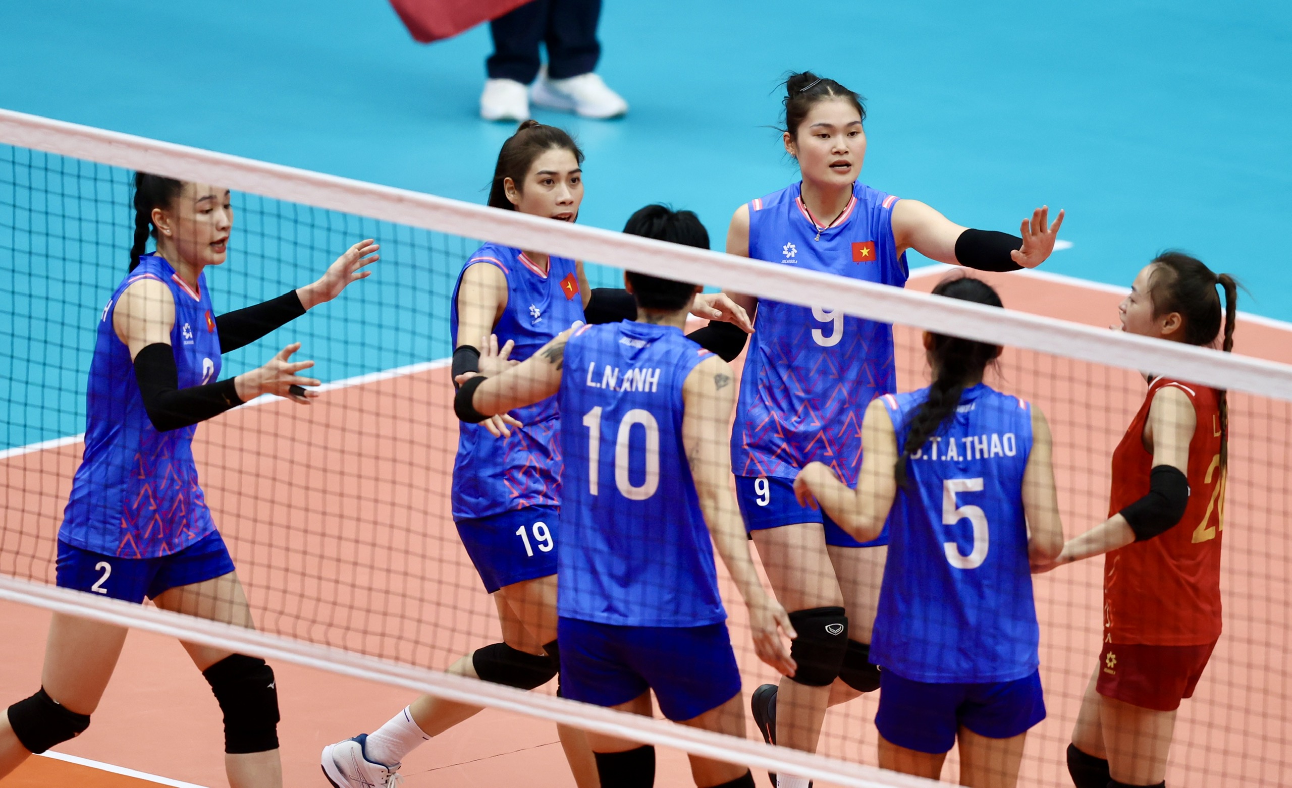 Bơi bất ngờ có tấm HCĐ tiếp sức nữ lịch sử 10 SEA Games 33 ngày 10-12: Bơi bất ngờ có tấm HCĐ tiếp sức nữ lịch sử - Ảnh 10.