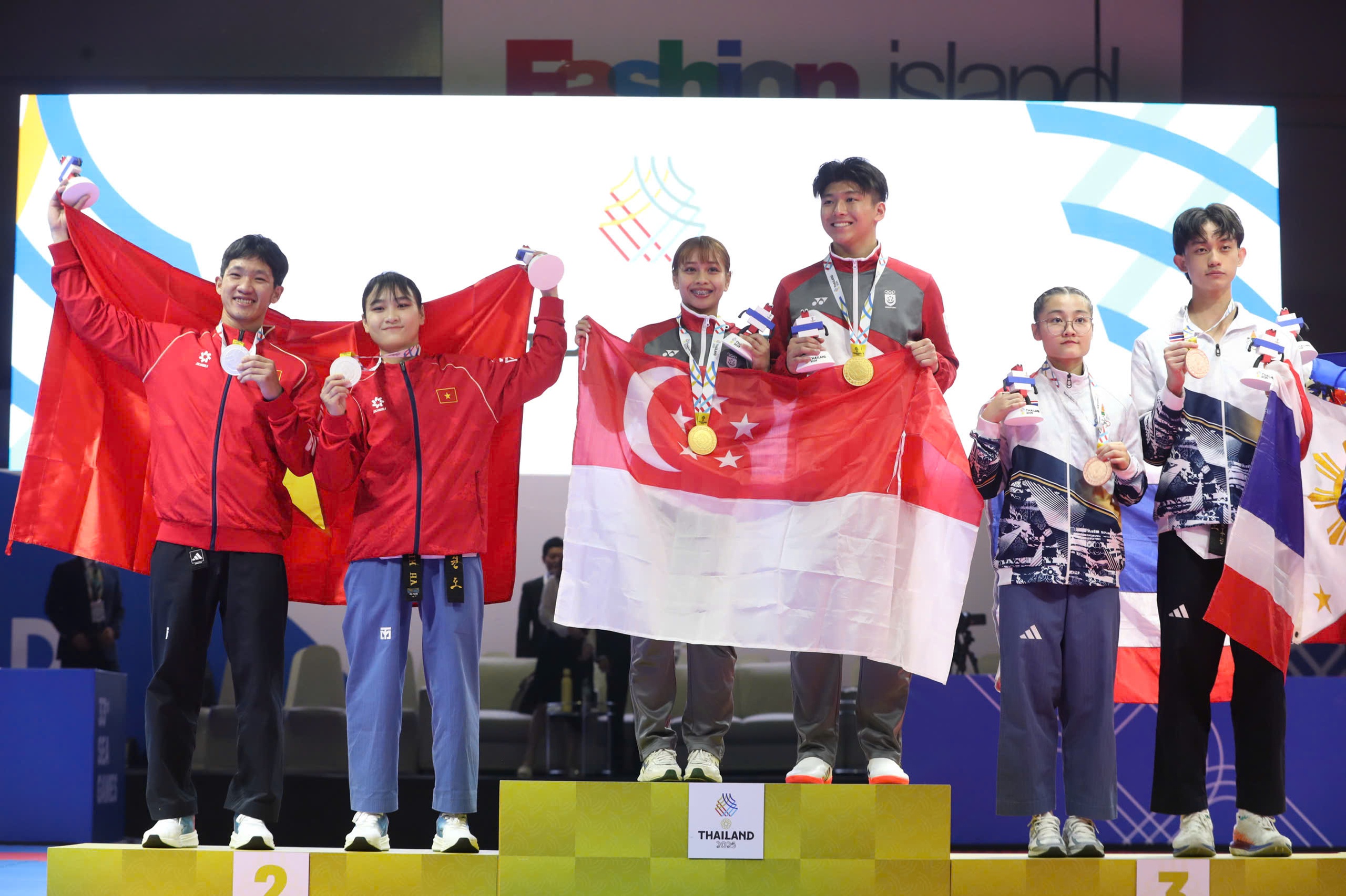 Bơi bất ngờ có tấm HCĐ tiếp sức nữ lịch sử 18 SEA Games 33 ngày 10-12: Bơi bất ngờ có tấm HCĐ tiếp sức nữ lịch sử - Ảnh 18.