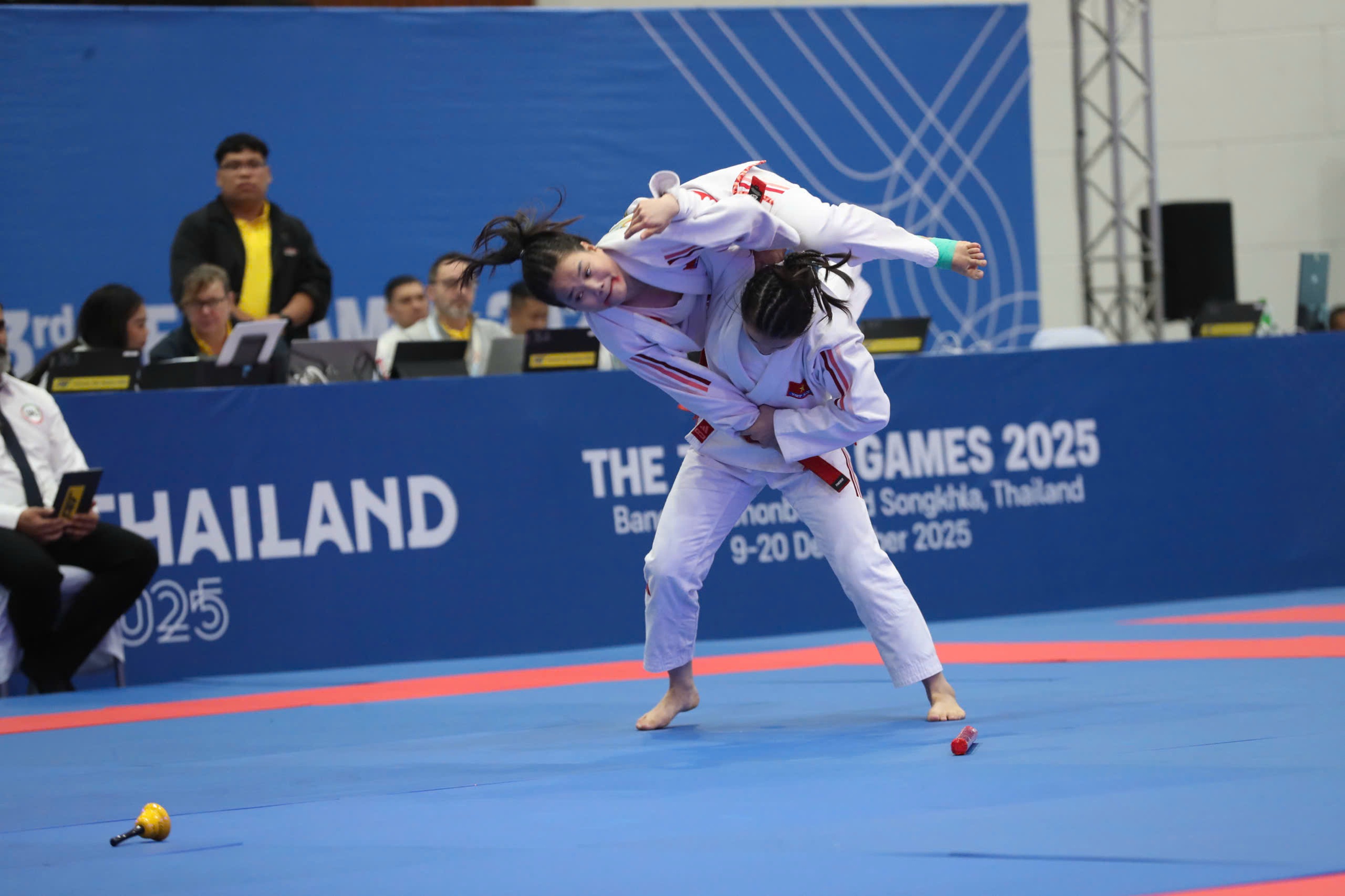 Bơi bất ngờ có tấm HCĐ tiếp sức nữ lịch sử 20 SEA Games 33 ngày 10-12: Bơi bất ngờ có tấm HCĐ tiếp sức nữ lịch sử - Ảnh 20.