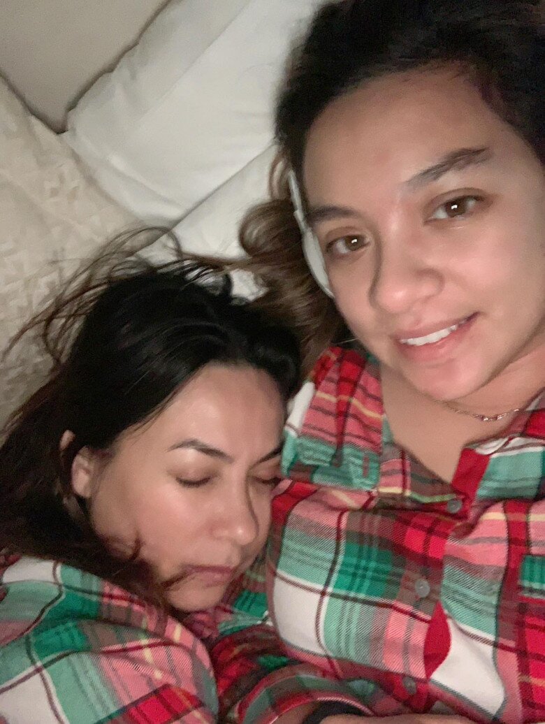 Sao Việt 24h: Trần Bảo Sơn khoe ái nữ và mẹ ruột, Bảo Tiên đẹp rạng rỡ ở tuổi 17, được xem là "bản sao" của bố 7 Sao Việt 24h: Trần Bảo Sơn khoe ái nữ và mẹ ruột, Bảo Tiên đẹp rạng rỡ ở tuổi 17, được xem là amp;#34;bản saoamp;#34; của bố - 6