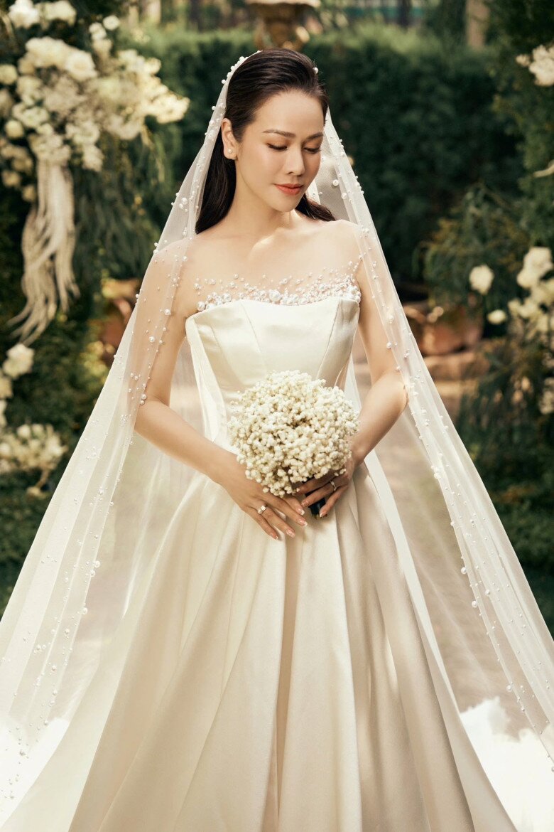 Sao Việt 24h: Trần Bảo Sơn khoe ái nữ và mẹ ruột, Bảo Tiên đẹp rạng rỡ ở tuổi 17, được xem là "bản sao" của bố 8 Sao Việt 24h: Trần Bảo Sơn khoe ái nữ và mẹ ruột, Bảo Tiên đẹp rạng rỡ ở tuổi 17, được xem là amp;#34;bản saoamp;#34; của bố - 7