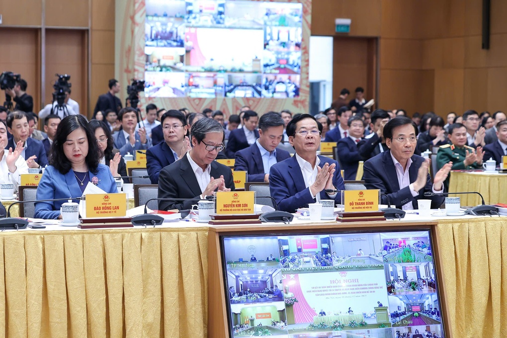 Quyết tâm cắt giảm thủ tục hành chính rườm rà và lời cam kết của Thủ tướng - 2