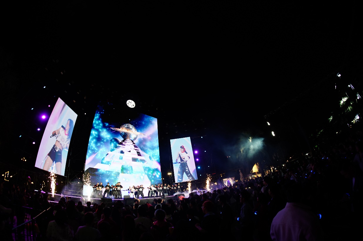 Long Oliver & Bom tạo nên SYNC FEST từ ý tưởng “điên rồ”, chẳng ngờ lại thành “làn gió mới” cho thị trường giải trí Việt- Ảnh 4. Long Oliver & Bom tạo nên SYNC FEST từ ý tưởng “điên rồ”, chẳng ngờ lại thành “làn gió mới” cho thị trường giải trí Việt- Ảnh 4.