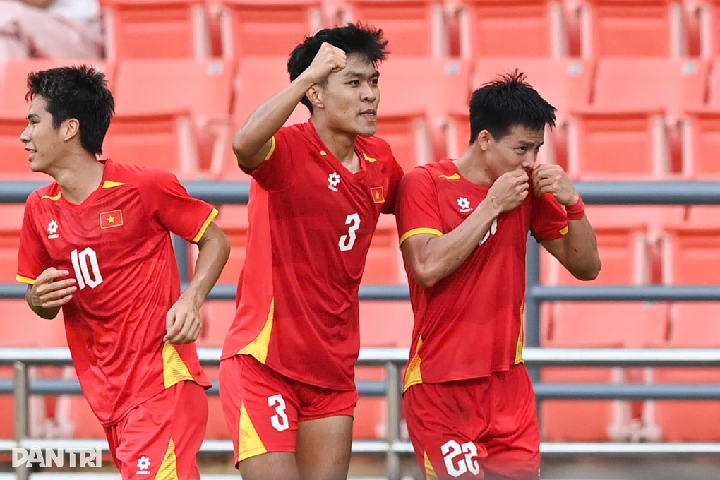 Nhật ký SEA Games 33 ngày 18/12: Bóng đá, cầu mây tỏa sáng - 2