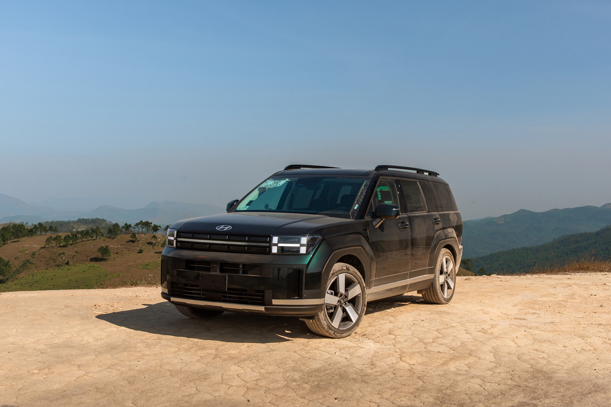 'Hyundai Santa Fe Hybrid bớt bồng bềnh, nhưng đừng kỳ vọng quá nhiều về tiết kiệm nhiên liệu' 2 Hyundai Santa Fe Hybrid - Ảnh 2.