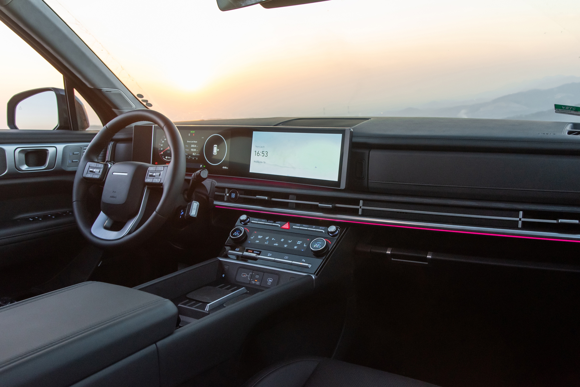 'Hyundai Santa Fe Hybrid bớt bồng bềnh, nhưng đừng kỳ vọng quá nhiều về tiết kiệm nhiên liệu' 9 Hyundai Santa Fe Hybrid - Ảnh 12.