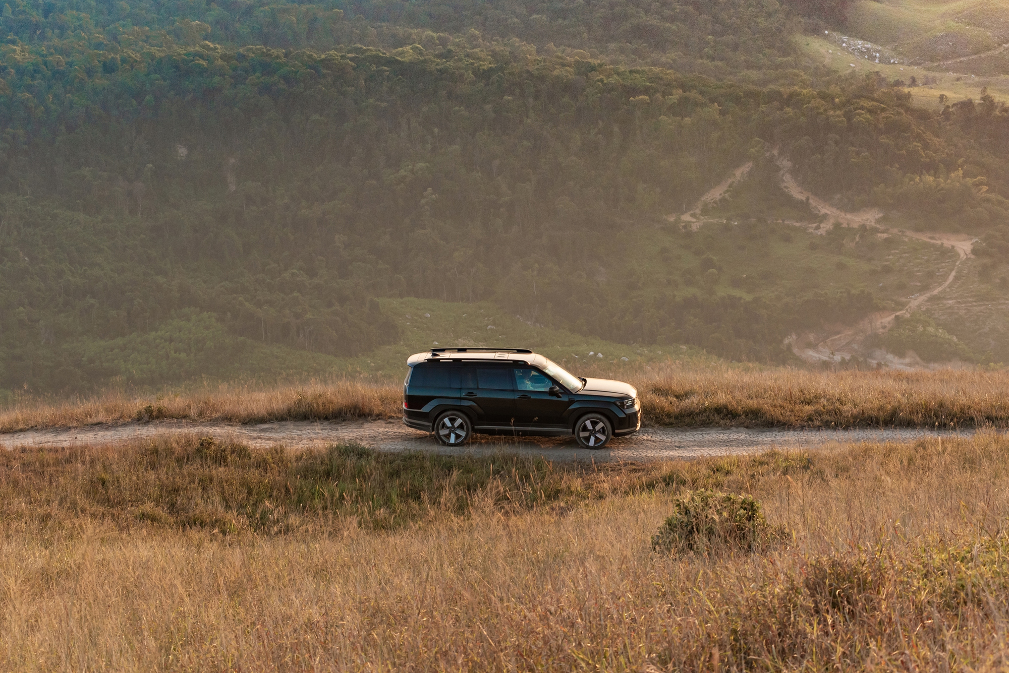 'Hyundai Santa Fe Hybrid bớt bồng bềnh, nhưng đừng kỳ vọng quá nhiều về tiết kiệm nhiên liệu' 14 Hyundai Santa Fe Hybrid - Ảnh 17.