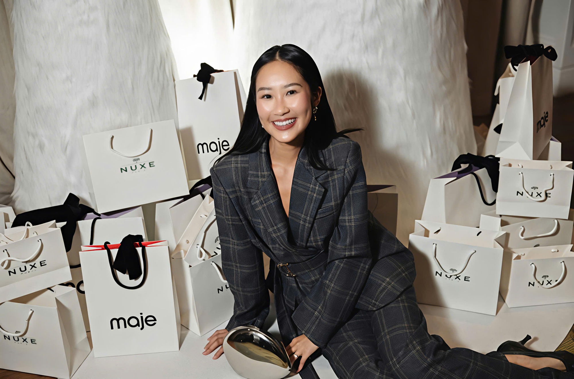 Maje cùng dàn tín đồ thời trang đón BST mùa lễ hội 2025- Ảnh 7. Maje cùng dàn tín đồ thời trang đón BST mùa lễ hội 2025- Ảnh 7.