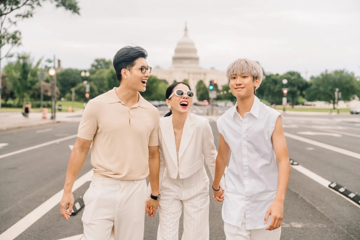 Lệ Quyên tiết lộ khung cảnh riêng tư của con trai riêng và Lâm Bảo Châu, được tình trẻ kém 12 tuổi chiều chuộng "cười tít mắt" 6 Lệ Quyên cho biết con trai thoải mái khi đi chơi cùng Lâm Bảo Châu.