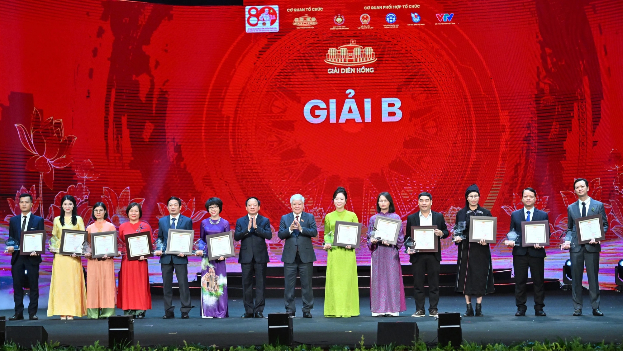 - Ảnh 3. - Ảnh 3.