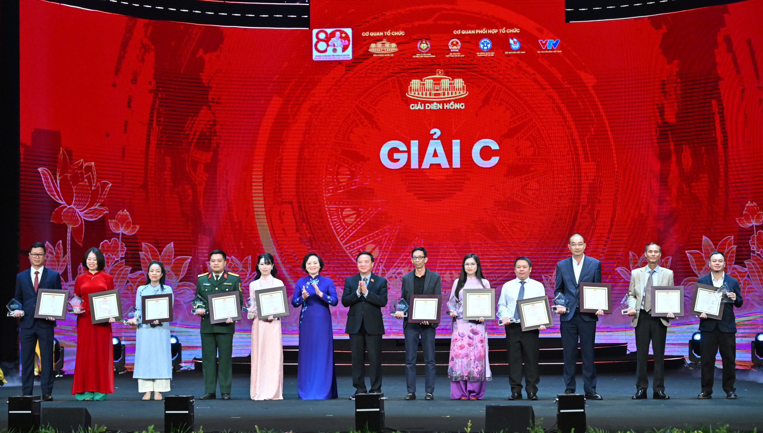 - Ảnh 4. - Ảnh 4.