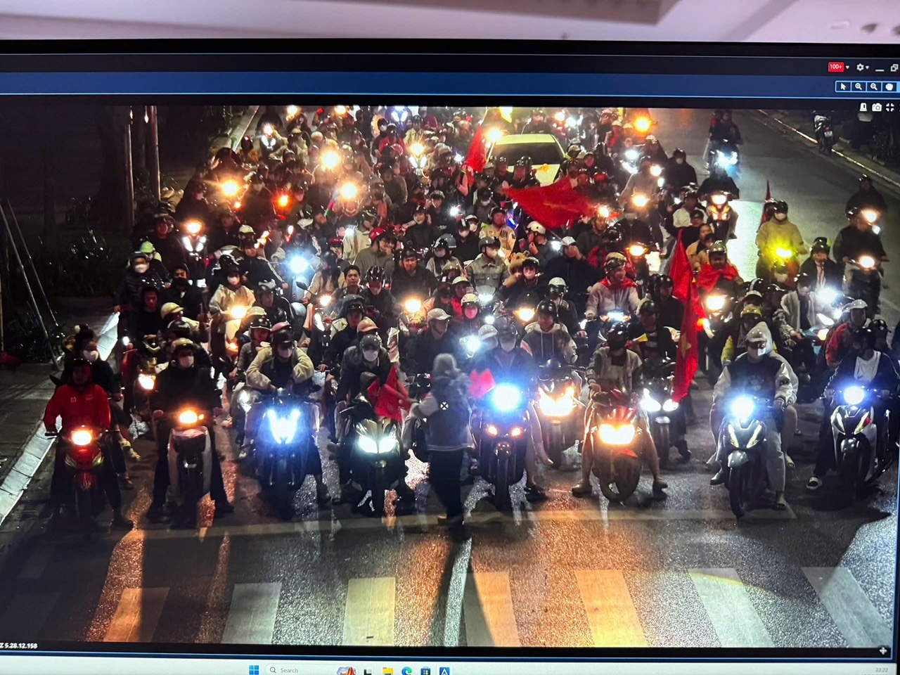 Người dân cả nước tràn ra đường 'đi bão' sau khi U22 Việt Nam giành huy chương vàng 6 U22 việt nam - Ảnh 6.