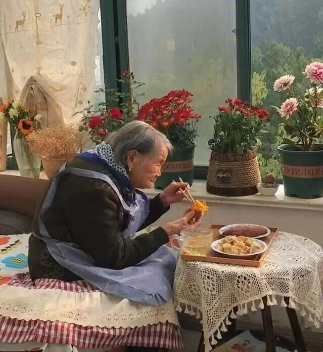 Lặng người trước ngôi nhà của cụ bà 92 tuổi: Tự chăm sóc mình, già đi thanh thản, không phiền hà con cháu- Ảnh 9.