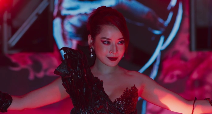 Việt Nam có 1 mỹ nhân đẹp đến mức chỉ ngồi cười cũng đổi đời, visual đỉnh cao gây bão khắp MXH Trung Quốc- Ảnh 4.