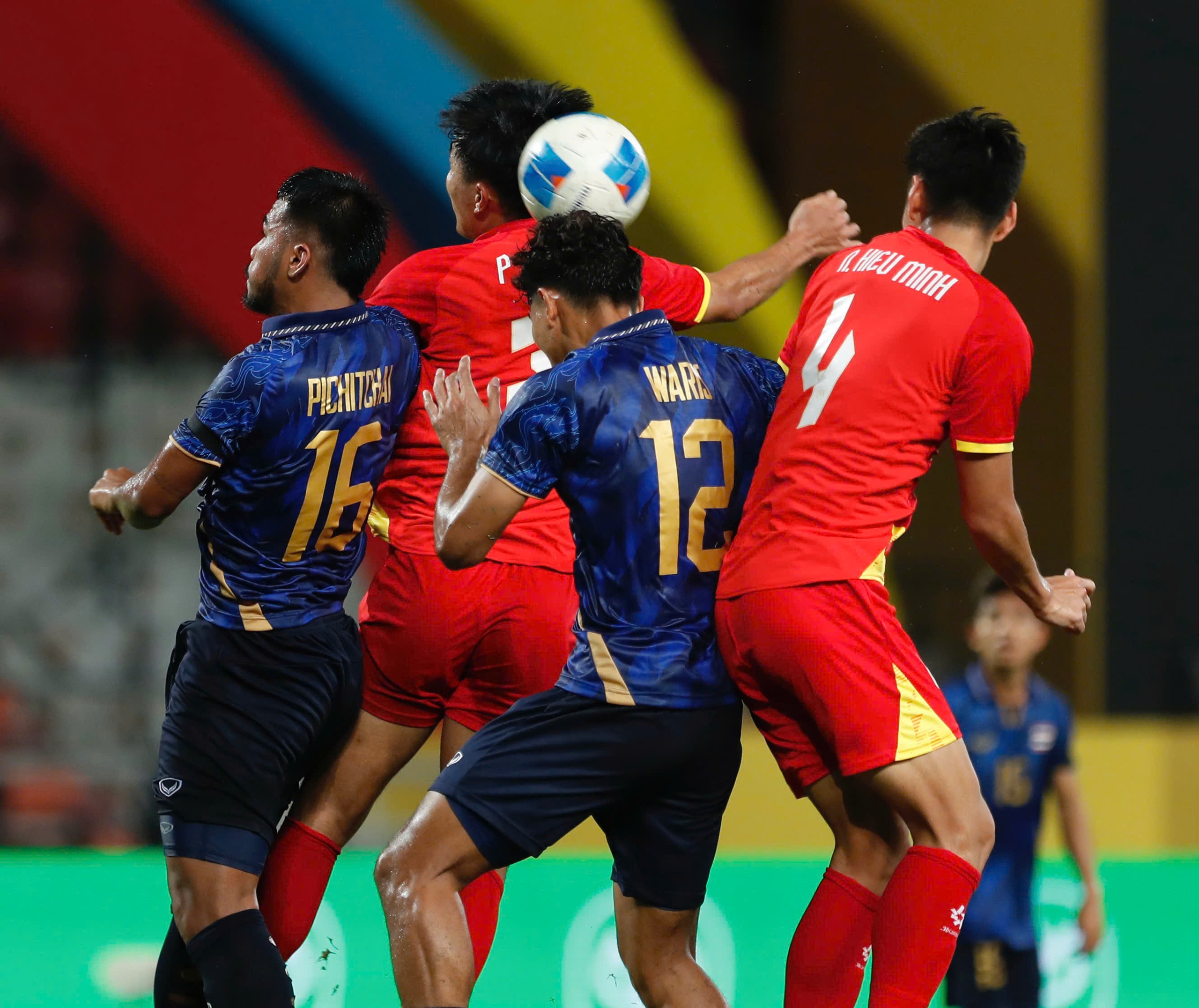 Chuyên gia Indonesia: ‘Thái Lan mất HCV vào tay U.22 Việt Nam vì ăn mừng quá sớm’- Ảnh 5. Chuyên gia Indonesia: ‘Thái Lan mất HCV vào tay U.22 Việt Nam vì ăn mừng quá sớm’- Ảnh 5.