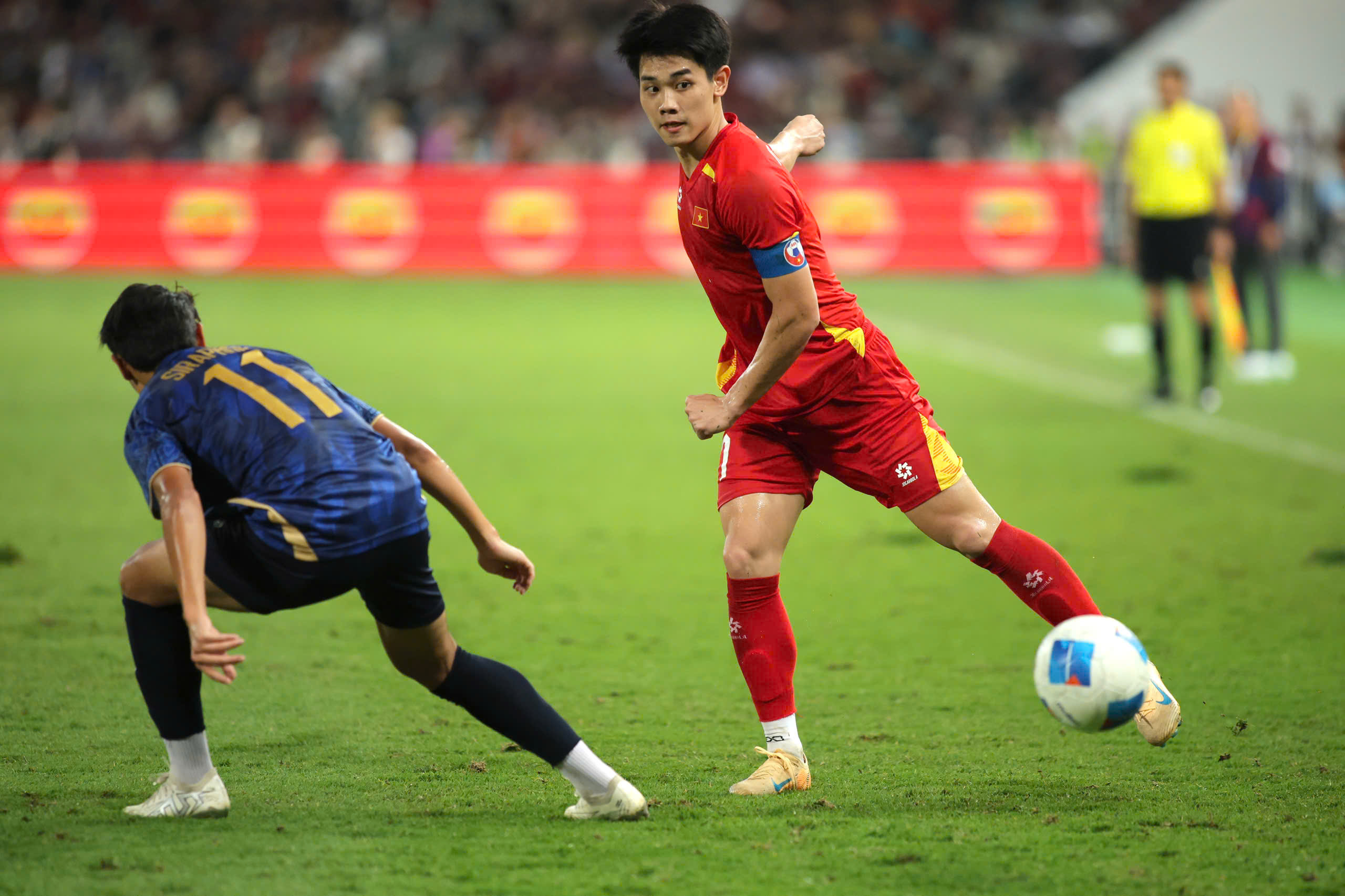 Chuyên gia Indonesia: ‘Thái Lan mất HCV vào tay U.22 Việt Nam vì ăn mừng quá sớm’- Ảnh 6. Chuyên gia Indonesia: ‘Thái Lan mất HCV vào tay U.22 Việt Nam vì ăn mừng quá sớm’- Ảnh 6.