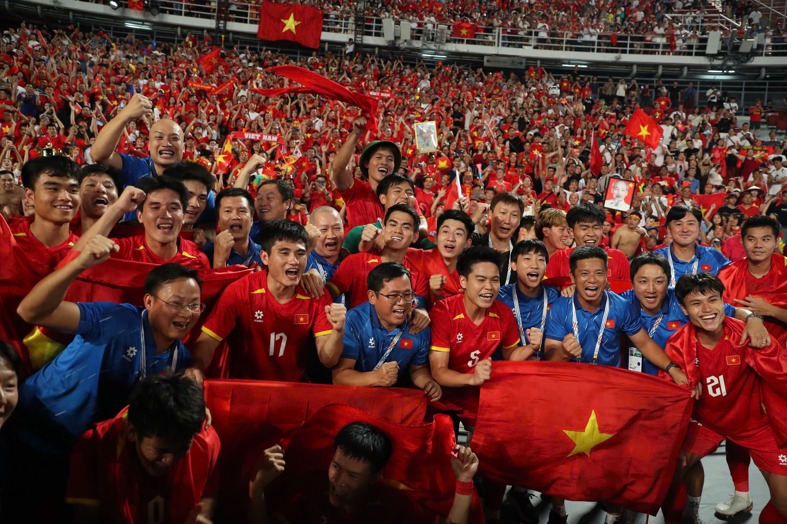 Kỳ tích tuyệt vời của U.22 Việt Nam, chắp cánh cho VCK U.23 châu Á: Được thưởng 3,1 tỉ đồng- Ảnh 5. Kỳ tích tuyệt vời của U.22 Việt Nam, chắp cánh cho VCK U.23 châu Á: Được thưởng 3,1 tỉ đồng- Ảnh 5.