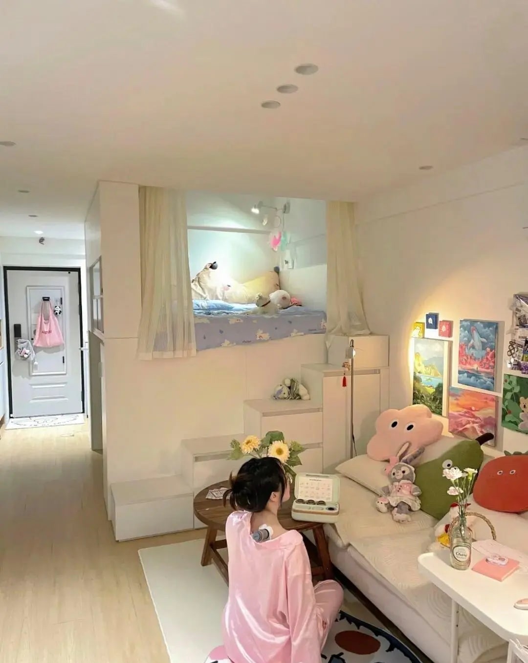 Căn nhà 18m² khiến ai nhìn cũng nể: Gọn đến khó tin, sách giáo khoa xin thua cuộc- Ảnh 2. Căn nhà 18m² khiến ai nhìn cũng nể: Gọn đến khó tin, sách giáo khoa xin thua cuộc- Ảnh 2.