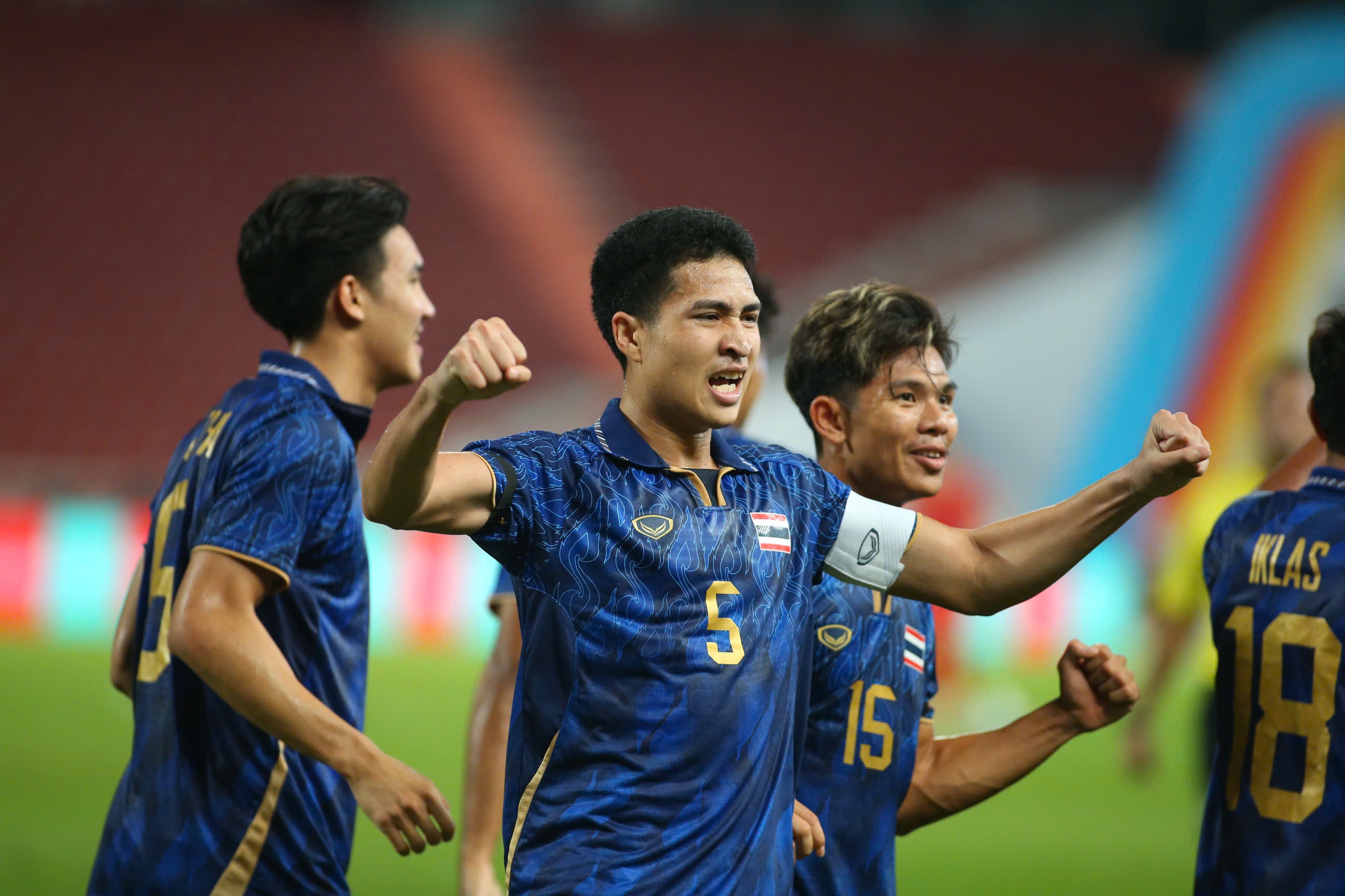 HLV Thái Lan nói lời cay đắng, xin lỗi vì thua đau U.22 Việt Nam: ‘Tôi chịu trách nhiệm…’- Ảnh 2. HLV Thái Lan nói lời cay đắng, xin lỗi vì thua đau U.22 Việt Nam: ‘Tôi chịu trách nhiệm…’- Ảnh 2.