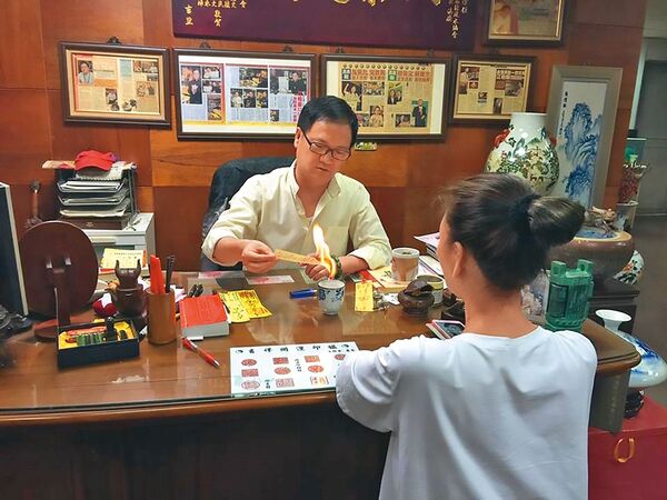 Đại gia bao nuôi bạn gái 10 năm nhưng cuối cùng lại tuột mất mỹ nhân 1 cách ly kỳ và tiếc nuối- Ảnh 2.