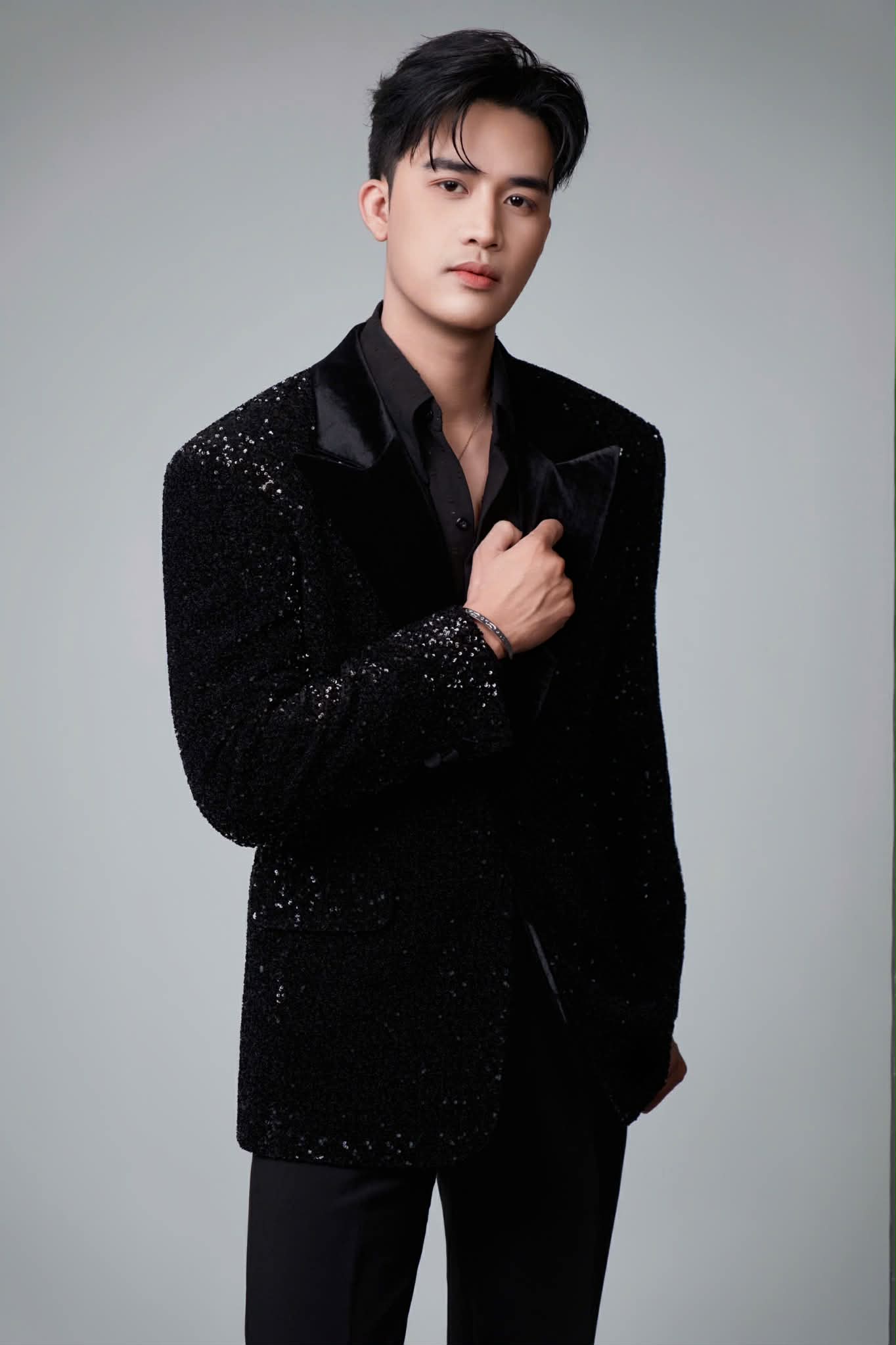 Á vương 1 Manhunt Việt Nam 2025 Đỗ Trung Tuấn: Màn "lột xác" ấn tượng từ "Thượng úy" màn ảnh VTV 3 1766089896 120 A vuong 1 Manhunt Viet Nam 2025 Do Trung Tuan