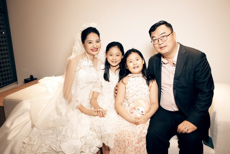 Hương Giang được ông xã cưng chiều, ủng hộ hết mực.