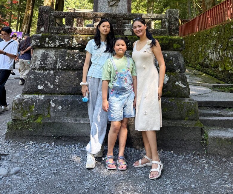 Hương Giang thường đưa các con về quê nội Trung Quốc.