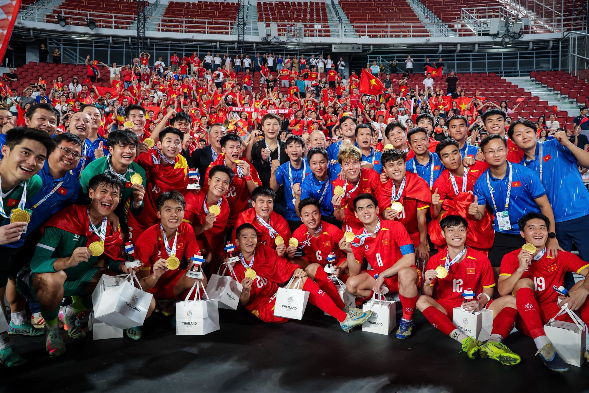 Màn ngược dòng lịch sử đưa U.22 Việt Nam trở lại ngai vàng - Ảnh 5.