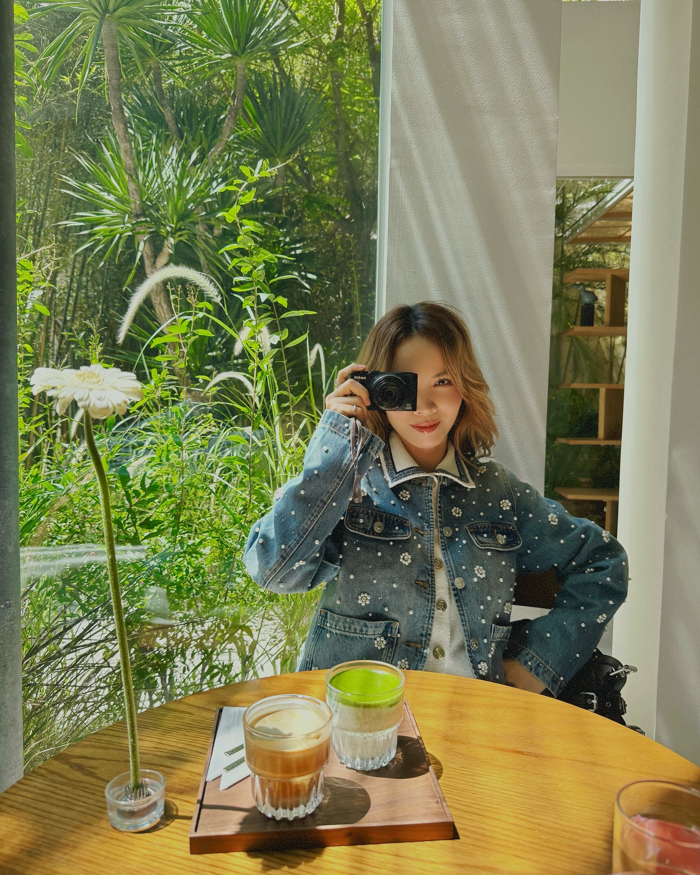 5 Mẫu áo khoác nữ sang chảnh giúp bạn hack tuổi cực hiệu quả - Ảnh 11. 5 Mẫu áo khoác nữ sang chảnh giúp bạn hack tuổi cực hiệu quả - Ảnh 11.