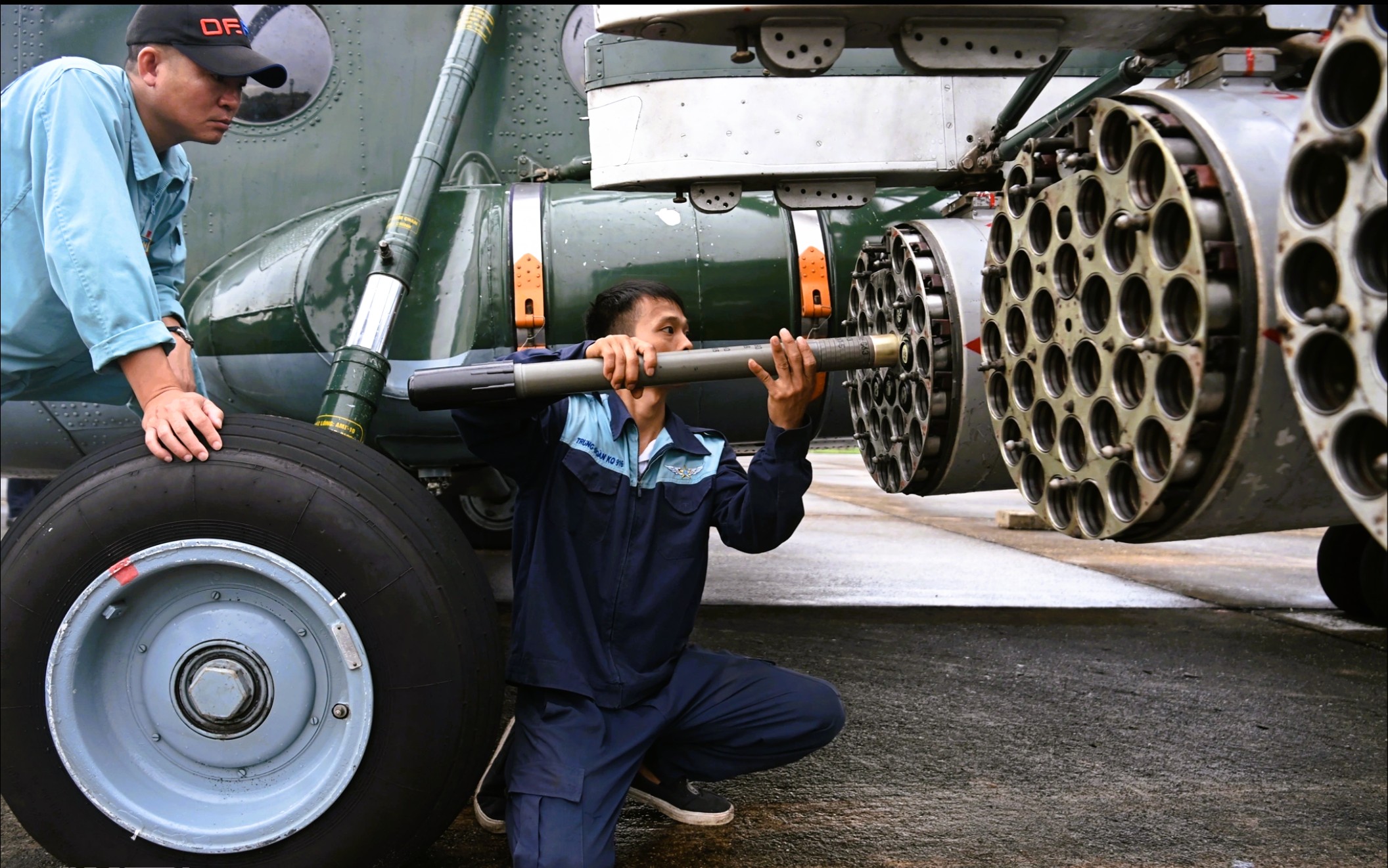 - Ảnh 4. - Ảnh 4.