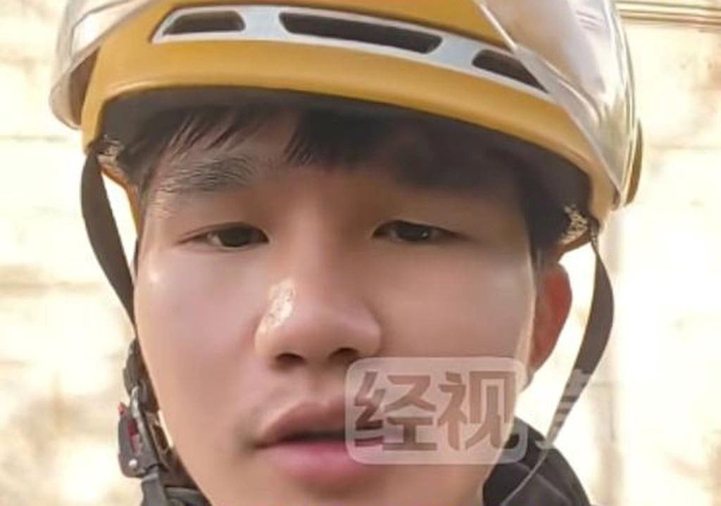 Anh shipper tiết kiệm được  4,2 tỷ sau 5 năm, được gọi là ‘vua giao hàng’: ‘Tôi làm việc 13 tiếng/ngày, 7 ngày tuần, không chi gì ngoài nhu yếu phẩm cơ bản’- Ảnh 2.