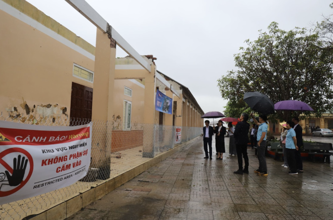 Quỹ Hy vọng cùng UNIQLO đến khảo sát, trao tài trợ tại Trường Tiểu học Hưng Lợi cuối tháng 10. Ảnh Đức Hùng