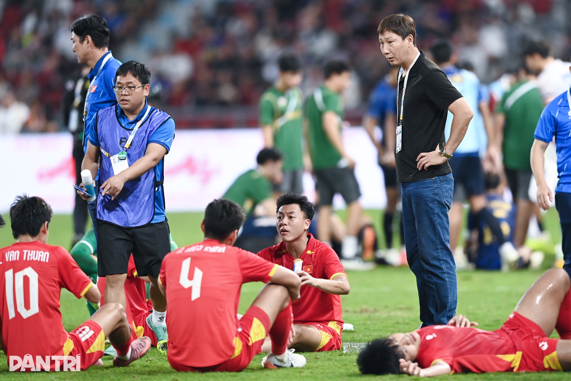 Ngày hạnh phúc của HLV Kim Sang Sik - 3