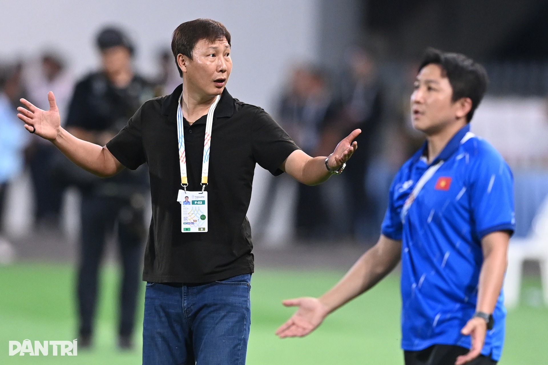 Ngày hạnh phúc của HLV Kim Sang Sik - 4