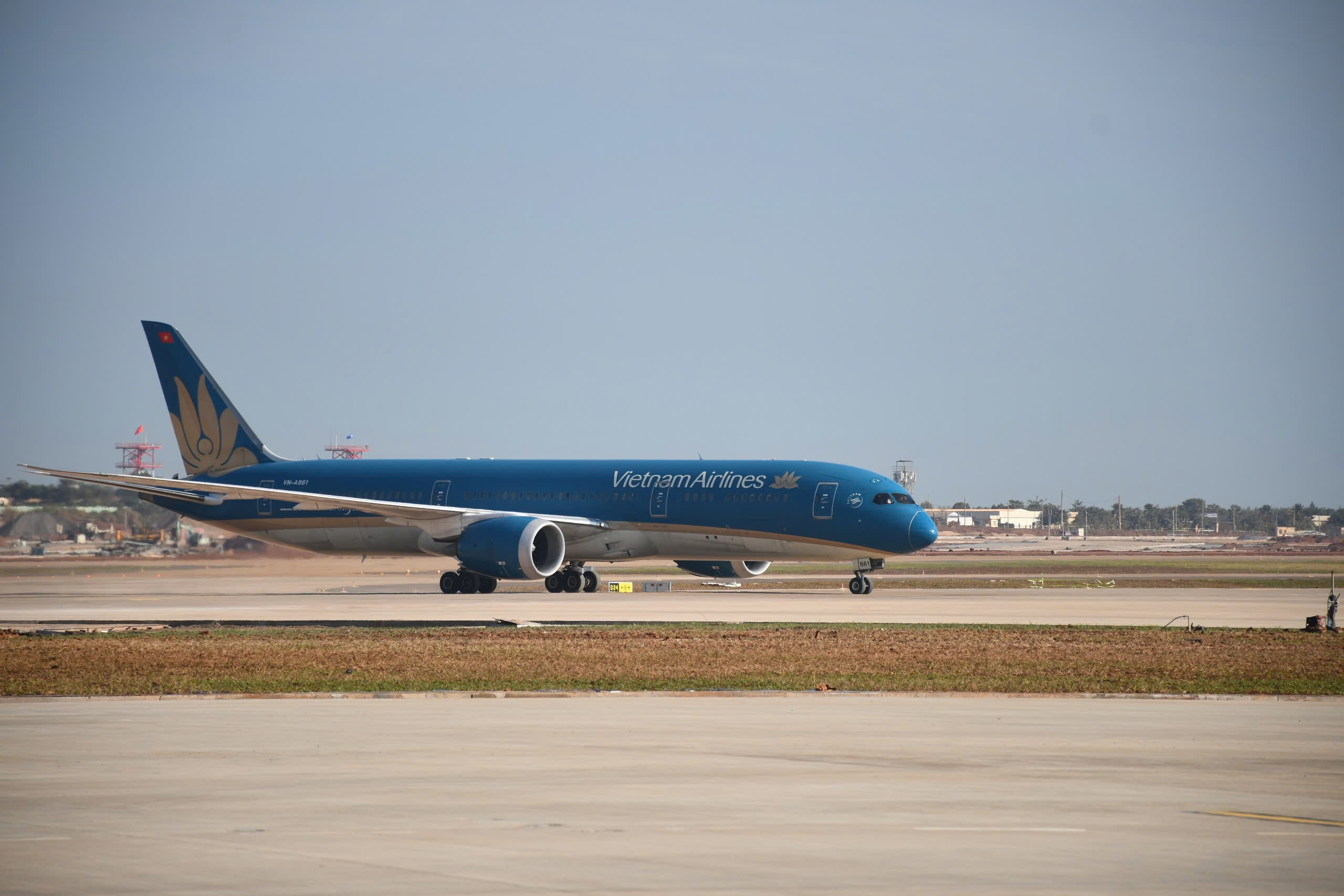 Hình ảnh chuyến bay đầu tiên hạ cánh xuống sân bay Long Thành 9 Hình ảnh chuyến bay đầu tiên hạ cánh xuống sân bay Long Thành - Ảnh 9.