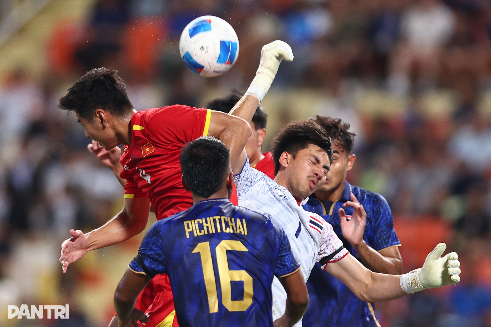 90 phút ngược dòng, HCV gọi tên U22 Việt Nam ở đêm huyền diệu Rajamangala - 12