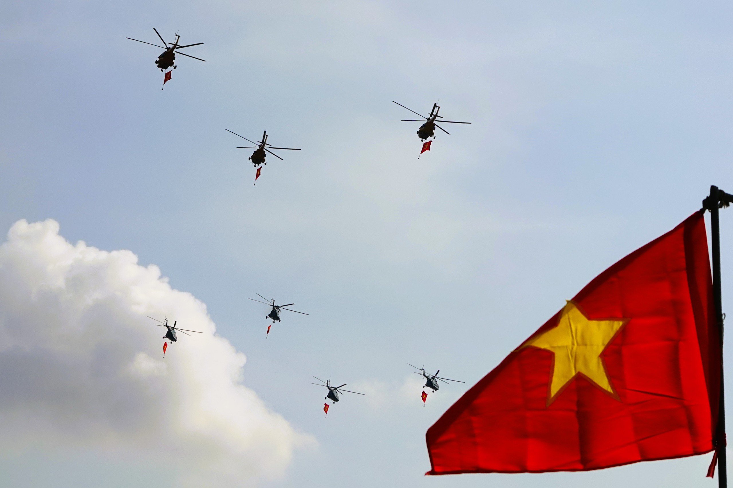 50 năm Trung đoàn Không quân trực thăng 916 anh hùng- Ảnh 9. 50 năm Trung đoàn Không quân trực thăng 916 anh hùng- Ảnh 9.