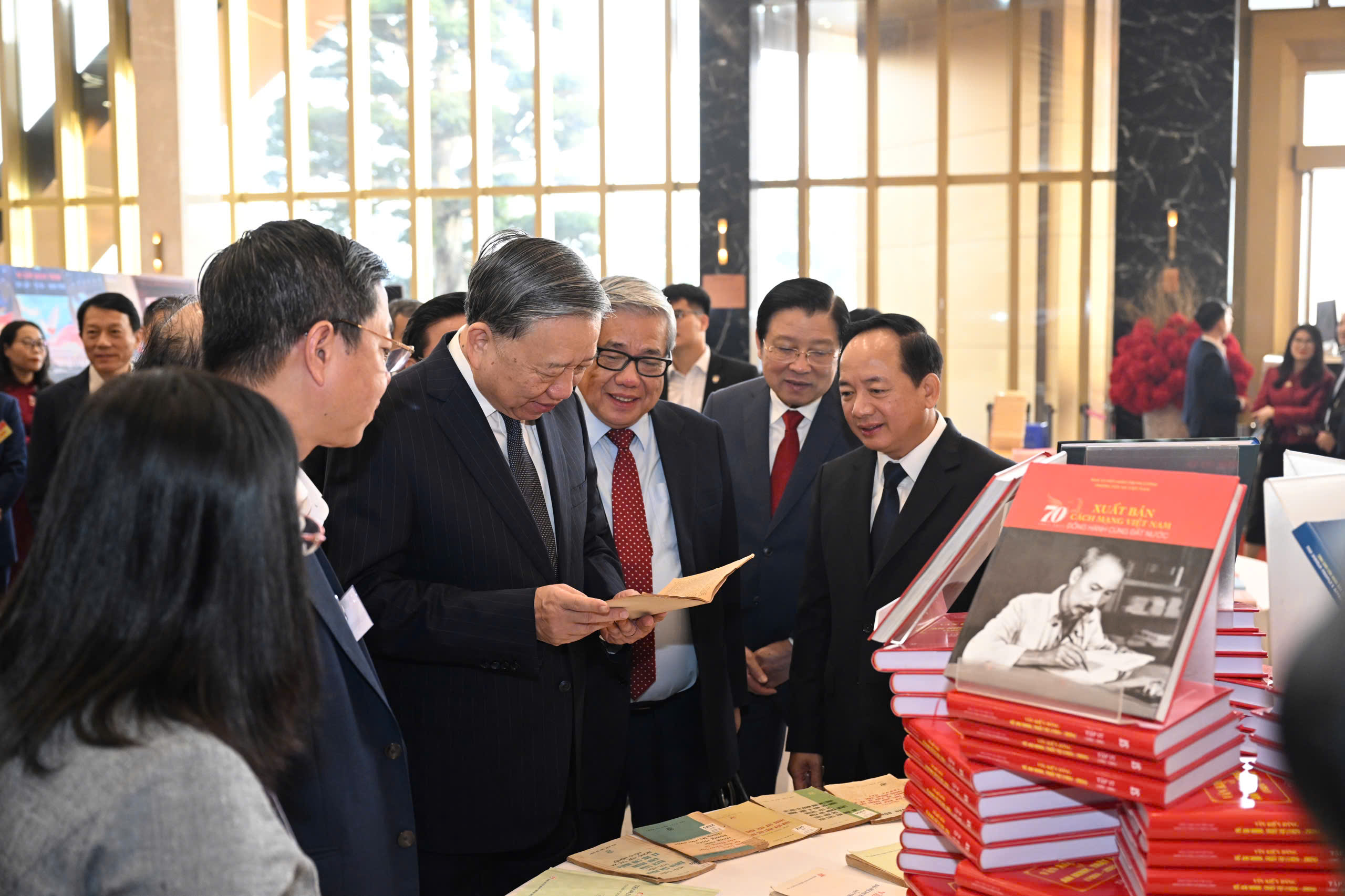 Tổng Bí thư Tô Lâm dự hội nghị toàn quốc về tuyên giáo và dân vận- Ảnh 2.