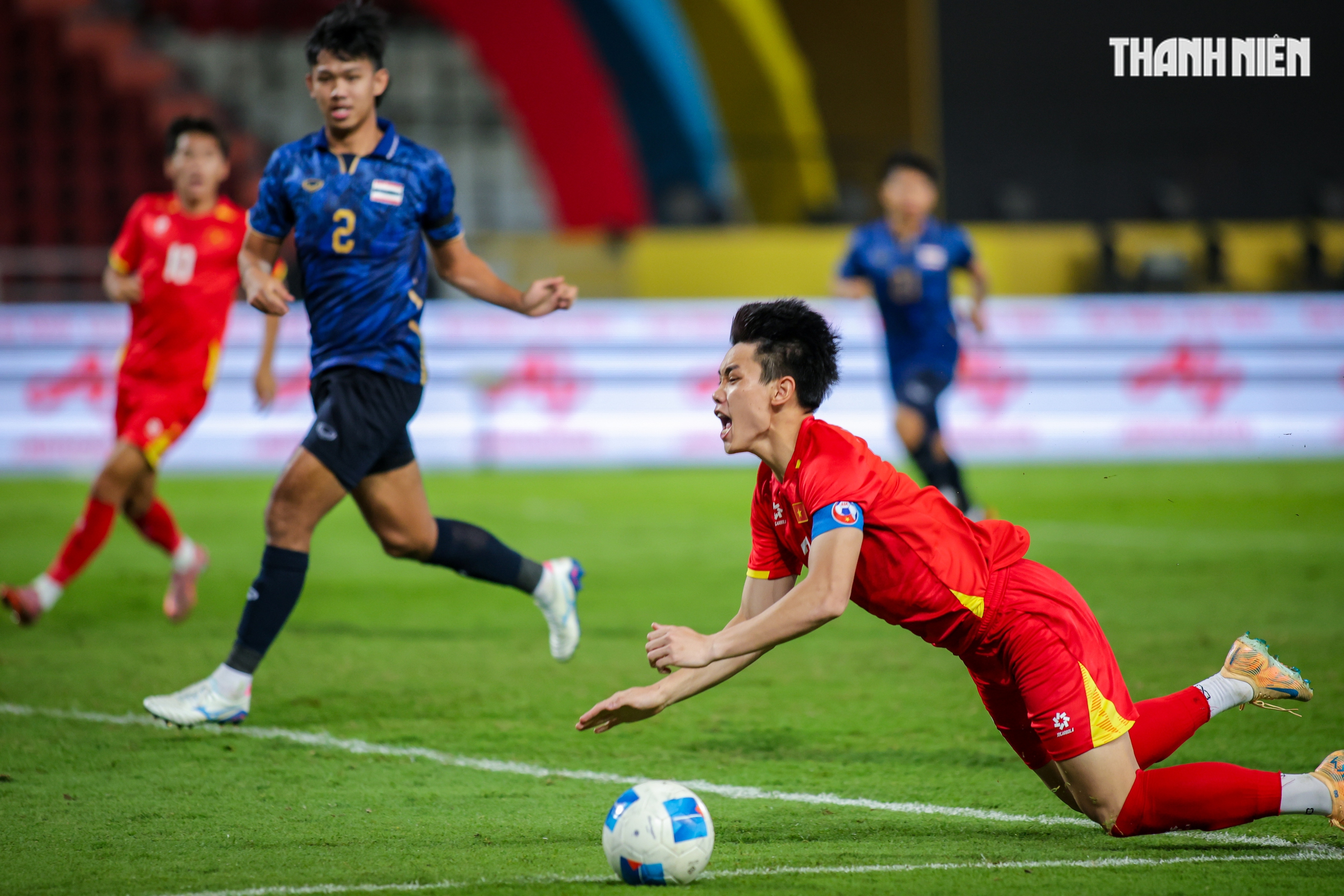 Quá đã hình ảnh U.22 Việt Nam quật ngã Thái Lan ngay tại Rajamangala, giành HCV SEA Games 33- Ảnh 5.
