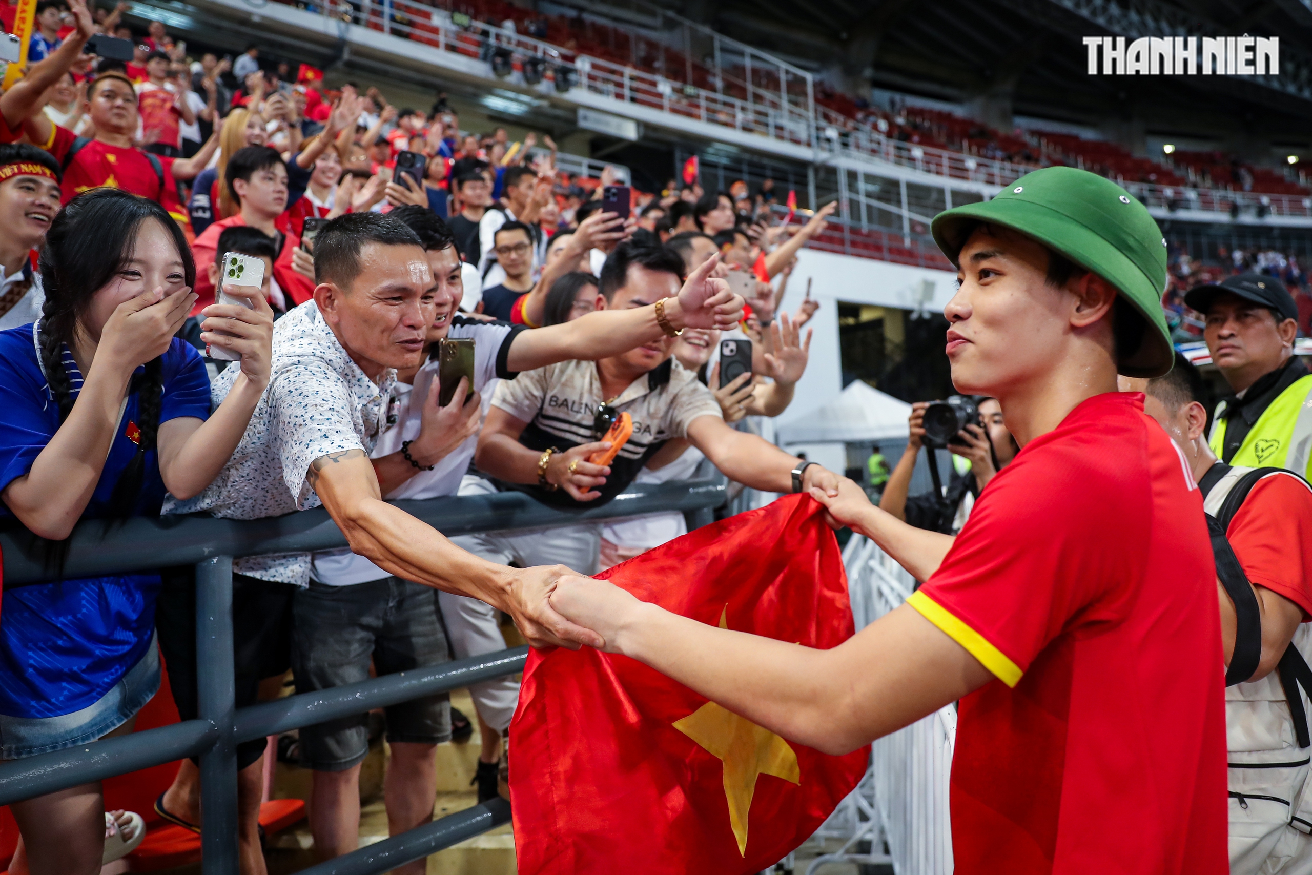 Quá đã hình ảnh U.22 Việt Nam quật ngã Thái Lan ngay tại Rajamangala, giành HCV SEA Games 33- Ảnh 21.