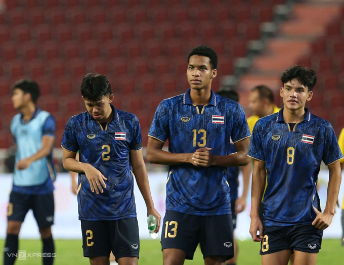 Các cầu thủ Thái Lan thất vọng sau trận. Ảnh: Hiếu Lương