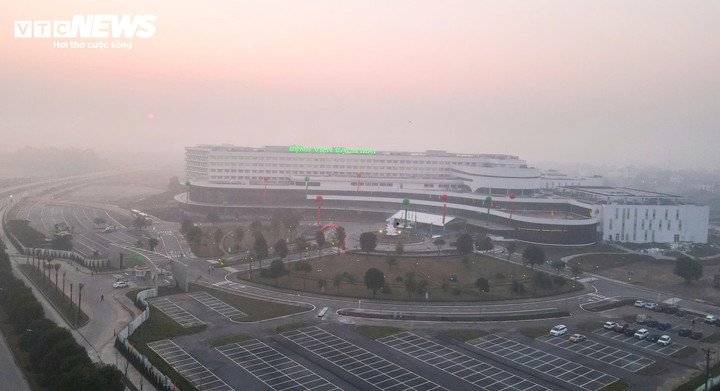 Khánh thành Bệnh viện Bạch Mai và Việt Đức cơ sở 2, kỳ vọng giảm quá tải y tế 3 Diện mạo Bệnh viện Bạch Mai trong ngày khánh thành 19/12. (Ảnh: Quang Minh)