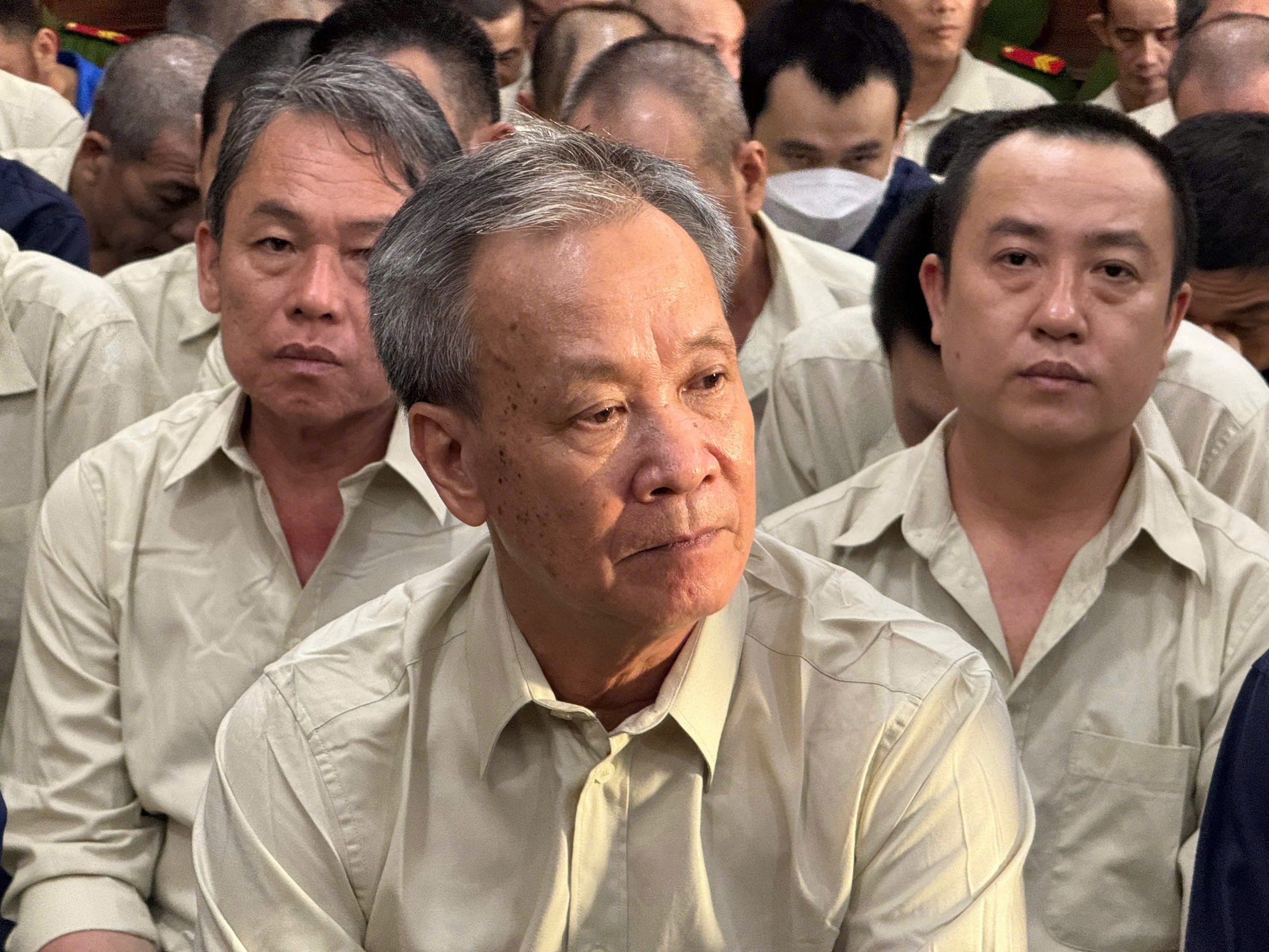 Đề nghị mức án nặng với Giám đốc Minh Châu Bunkering 2 Giám đốc Công ty Minh Châu Bunkering bị đề nghị mức án cao nhất trong vụ buôn lậu 1,7 triệu lít xăng dầu ở TP HCM - Ảnh 2.