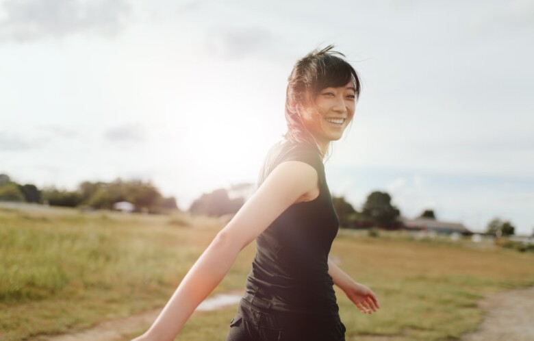 Phương pháp đi bộ dành cho người lười, không cần tập nặng vẫn có thể giảm 10kg trong 3 tháng, mỡ nội tạng cũng tiêu biến 4 Đi bộ đúng cách có thể giúp chị em giảm mỡ bụng nhẹ nhàng.